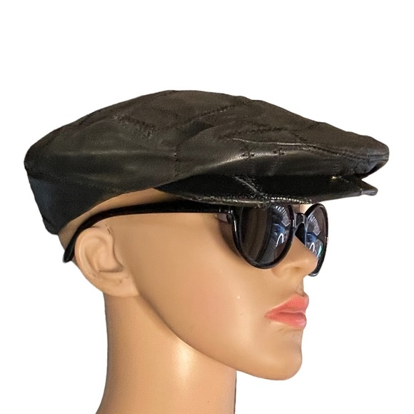 Vintage Leather Patchwork Cap - Black Newsboy Hat unisex size medium - Picture 1 of 7